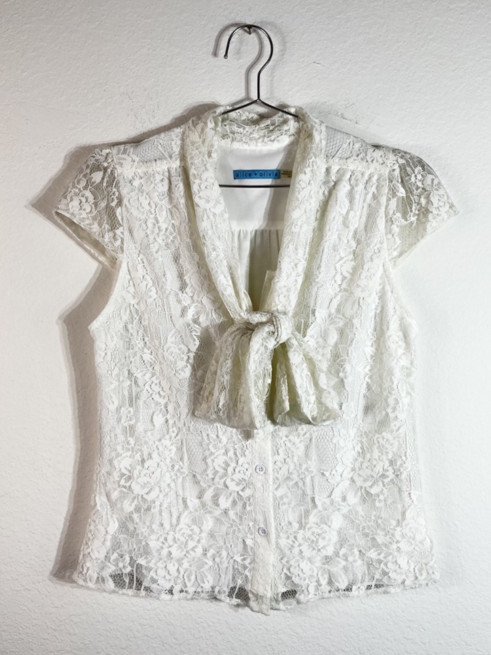Alice and Olivia White Lace Front Tie Short Sleeve Top XS